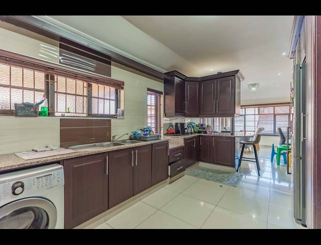 3 BEDROOM APARTMENT FOR SALE IN MUSGRAVE